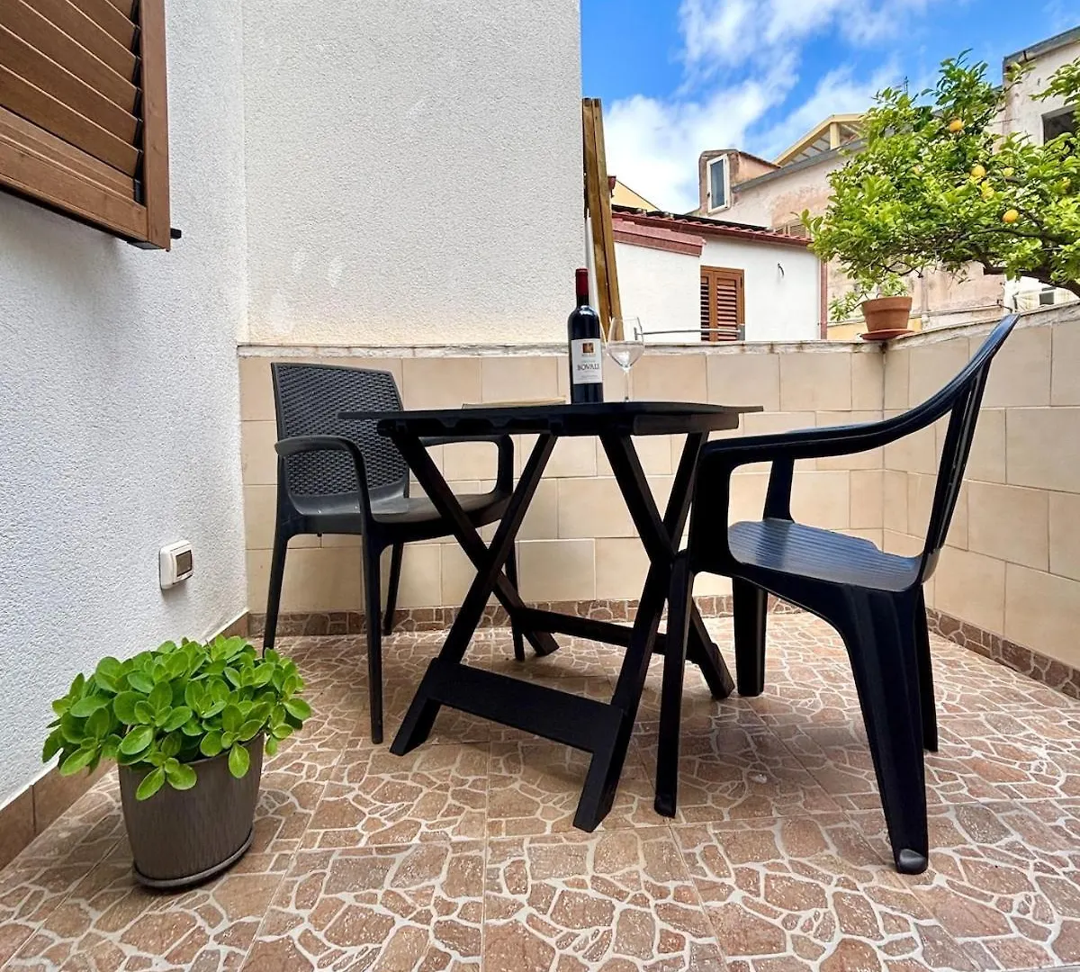 Nura'S - Casa Linda City Center Alghero 0*,  Itália